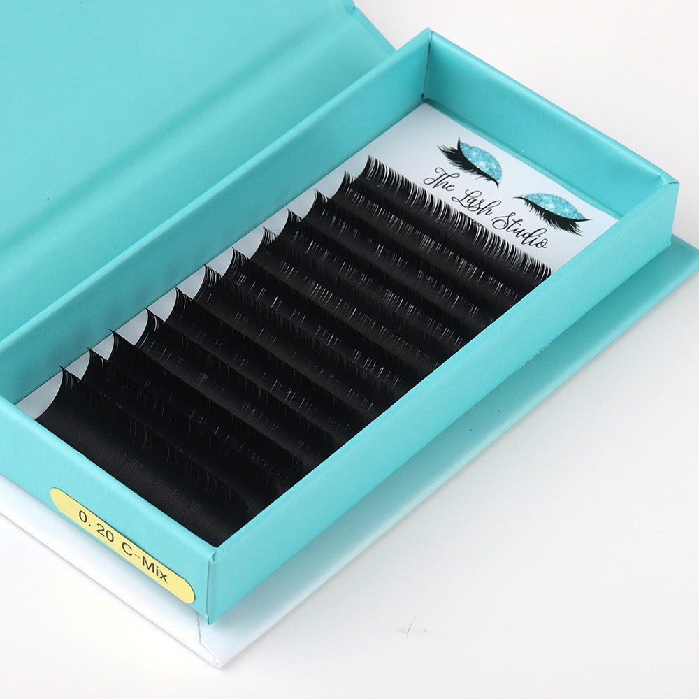 0.15 Classic eyelashes in mixed length